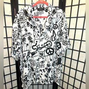 NWTS Black & White Printed Button Up Top
Men's 3X (54-56)